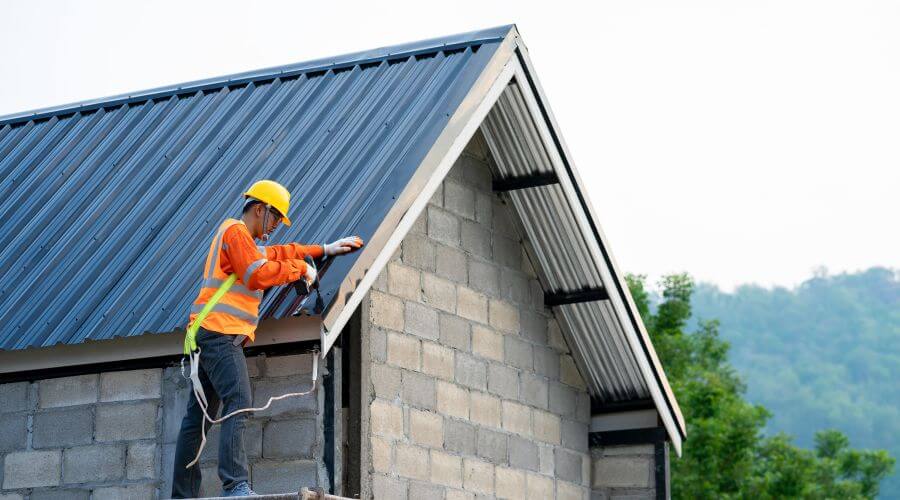 Professional gutter cleaning in Gradyville, KY